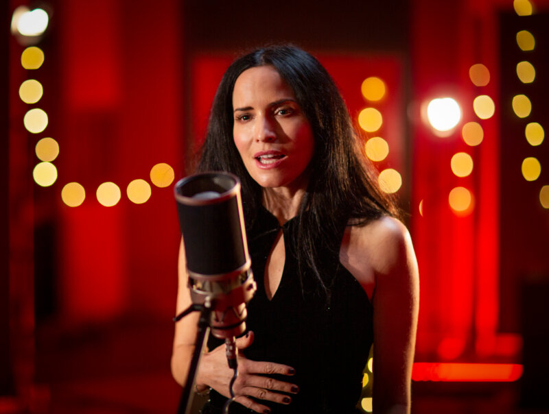 The Corrs Andrea Corr liefert mit 