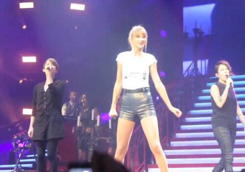News-Titelbild - "Closer" (live mit Taylor Swift in Los Angeles) // Video