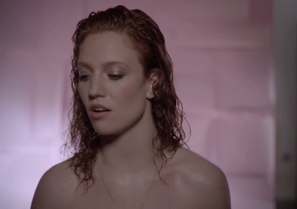 News-Titelbild - Im Video zu ihrer neuen Single "Take Me Home" vergießt Jess Glynne echte Tränen