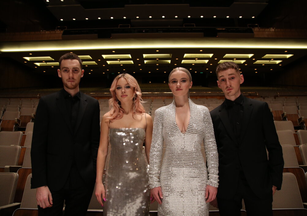 News-Titelbild - Clean Bandit und Zara Larsson mit "Symphony" in der "Tonight Show" von Jimmy Fallon