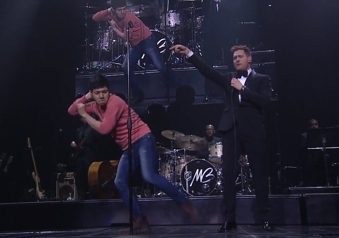 News-Titelbild - Bei Konzert in Seoul: Michael Bublé begleitet großartig tanzenden Fan mit Freestyle-Rap