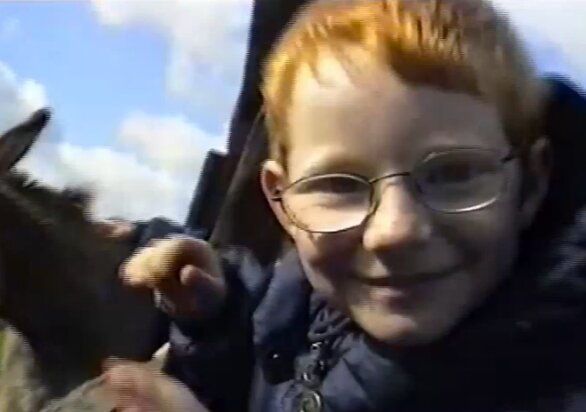 News-Titelbild - Das Video zu "Photograph" ist eine bewegende Zeitreise durch Ed Sheerans Leben