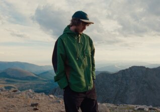 News-Titelbild - Jack Harlow stapft durch die Berge und denkt über das Leben nach – im Video zu "Denver"