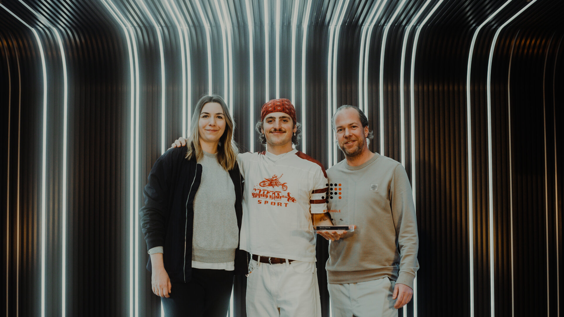 News-Titelbild - Vierfach-Erfolg von Benson Boone in den Single-Charts