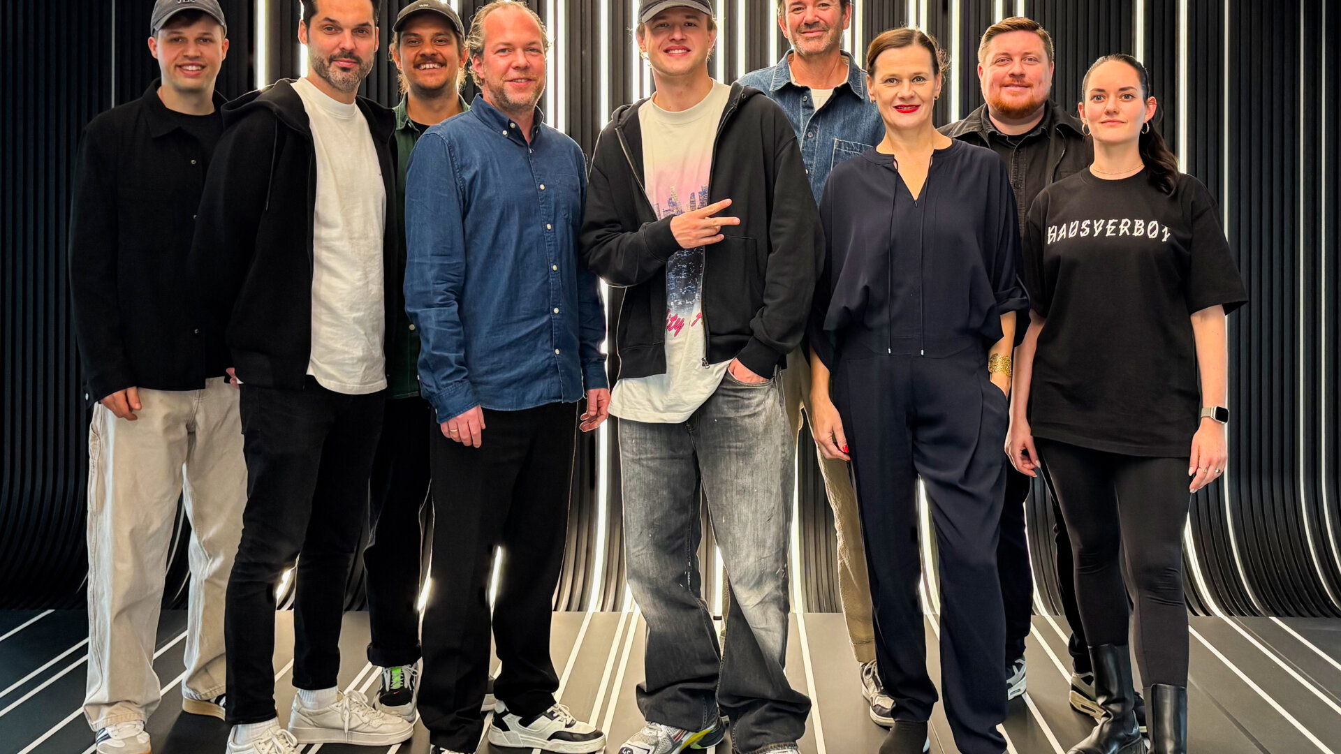 News-Titelbild - Marten Lou und Warner Music verlängern ihre Partnerschaft