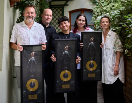 News-Titelbild - Gold für JJ und „Wasted Love" in Österreich