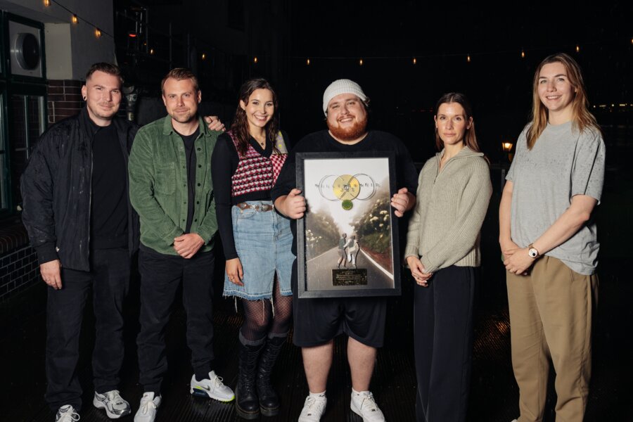 News-Titelbild - MilleniumKid erreicht mit „Unendlichkeit" Goldstatus in Deutschland