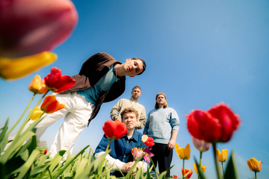 News-Titelbild - Provinz bleiben Warner Music treu