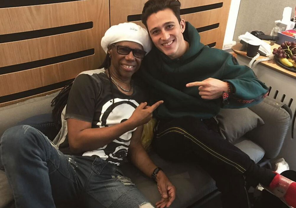 News-Titelbild - Zak Abel jammt seine neue Single "Love Song" gemeinsam mit Nile Rodgers