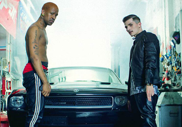 Willkommen im Underground Seht das Video zu "Unclassified" (feat