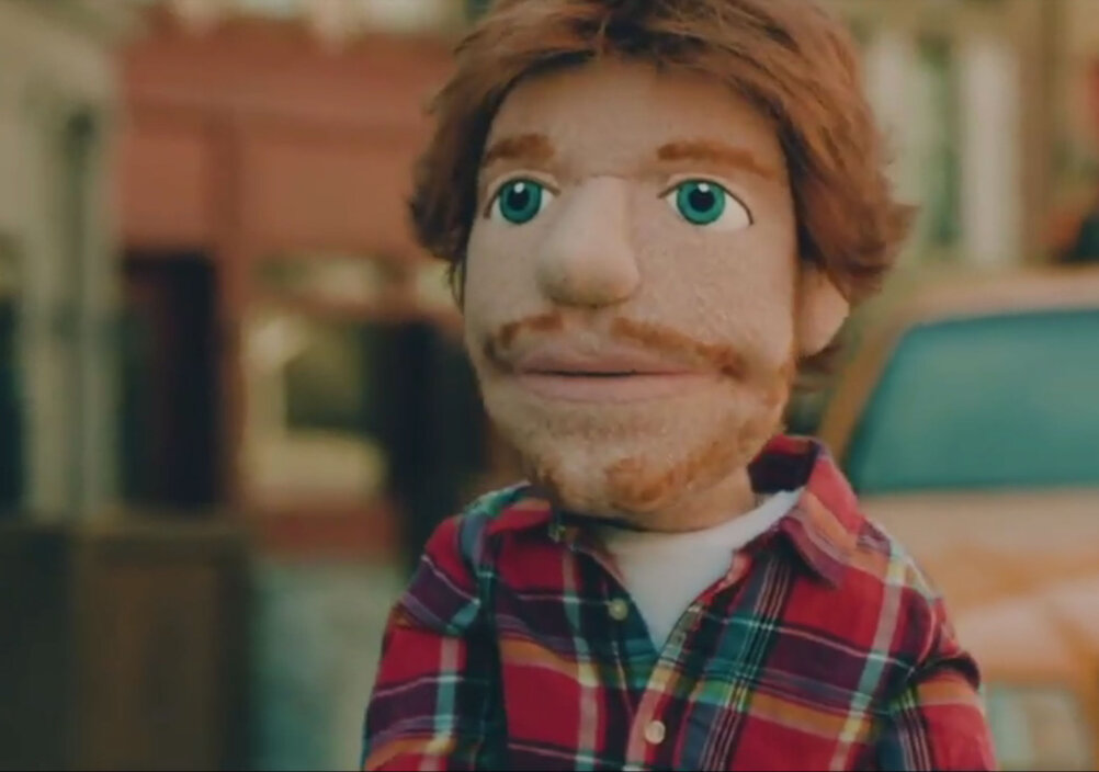 News-Titelbild - Ed Sheerans Puppen-Doppelgänger ist zurück: Seht hier die Video-Premiere zu "Happier"