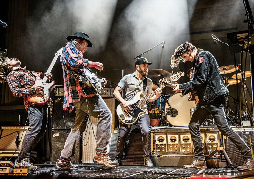 News-Titelbild - Neil Young + Promise of the Real kommen im Juli für vier Konzerte nach Deutschland