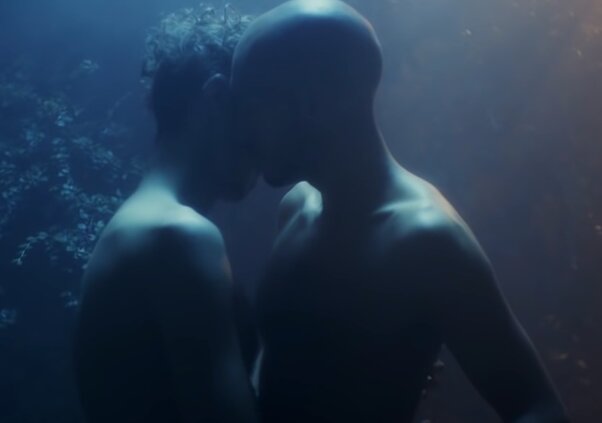 News-Titelbild - Im Video zu "Good Together" fangen HONNE intime Momente zwischen Liebenden ein