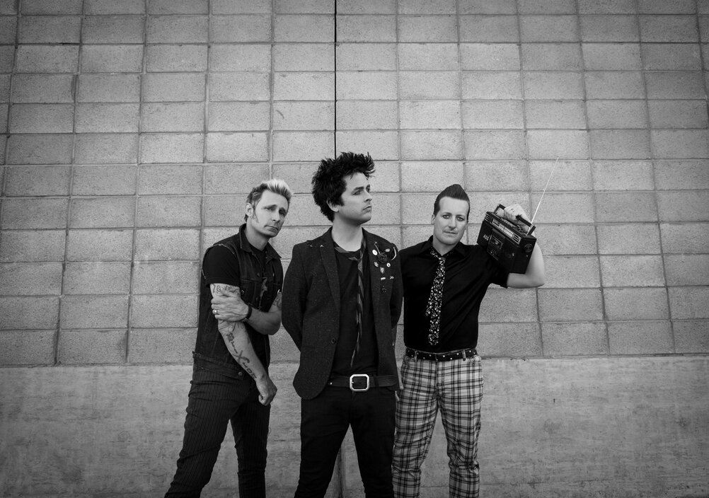 News-Titelbild - Im Video zu "Revolution Radio" nehmen uns Green Day mit zurück in ihre frühen Tage