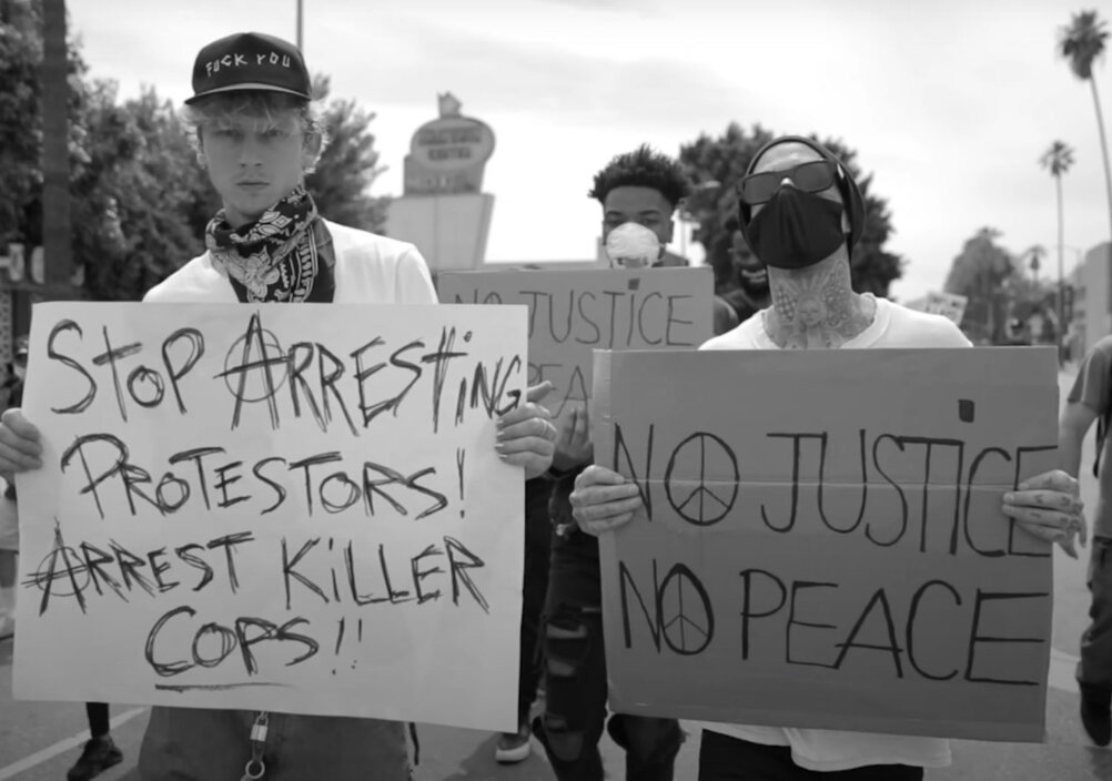 News-Titelbild - Machine Gun Kelly und Travis Barker covern "Killing in the Name" und unterstützen damit die Proteste in den USA
