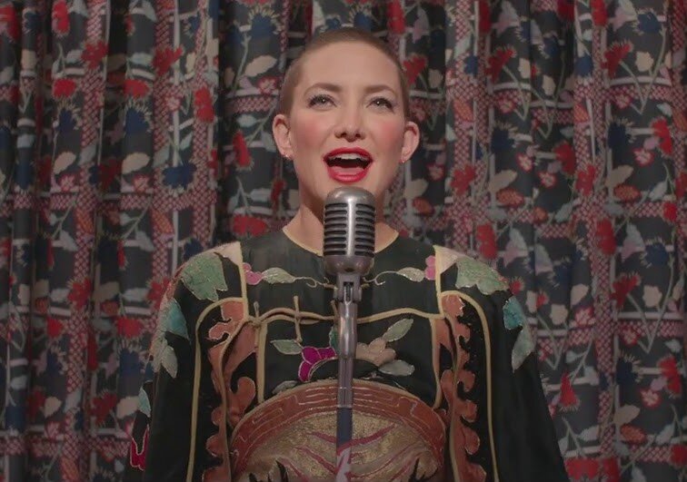 News-Titelbild - Kate Hudson singt den Titeltrack zu "Music": Hier das Musikvideo mit Szenen aus dem Film ansehen