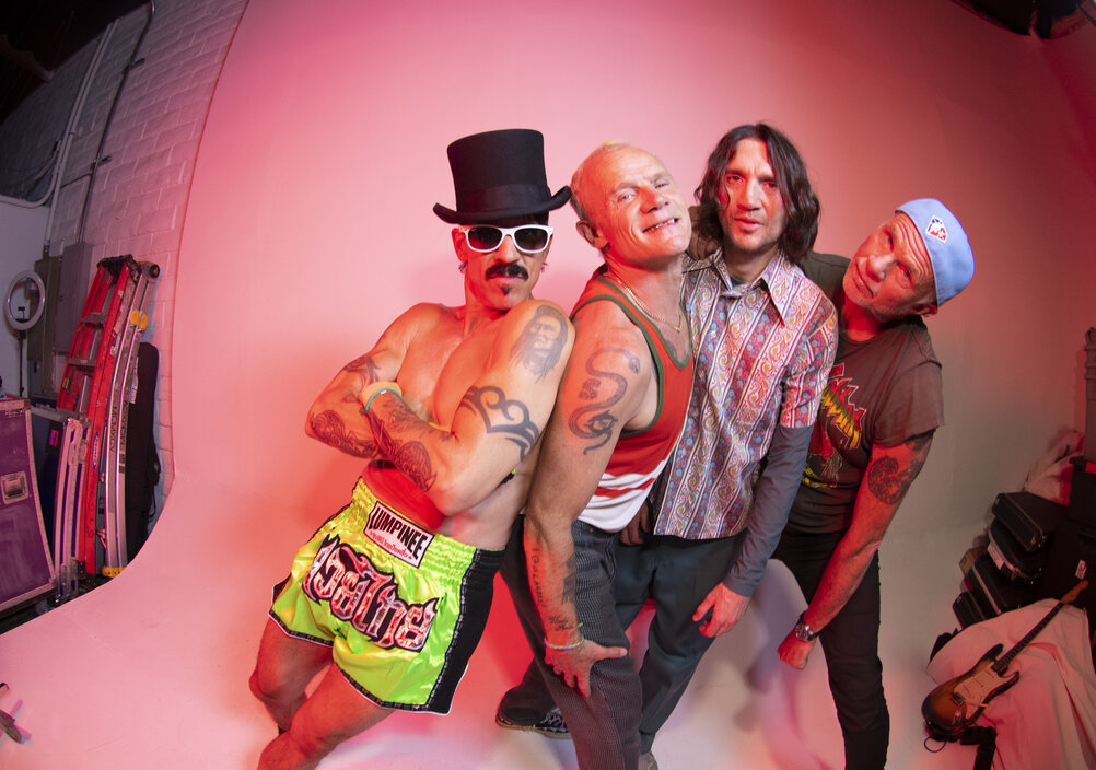 News-Titelbild - Was haben die Chili Peppers da auf der "Tippa My Tongue"? Den ersten Song ihres kommenden Albums!