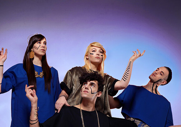News-Titelbild - Energiegeladene neue Band aus Frankreich: Hyphen Hyphen kündigen ihr Debüt "Times" an