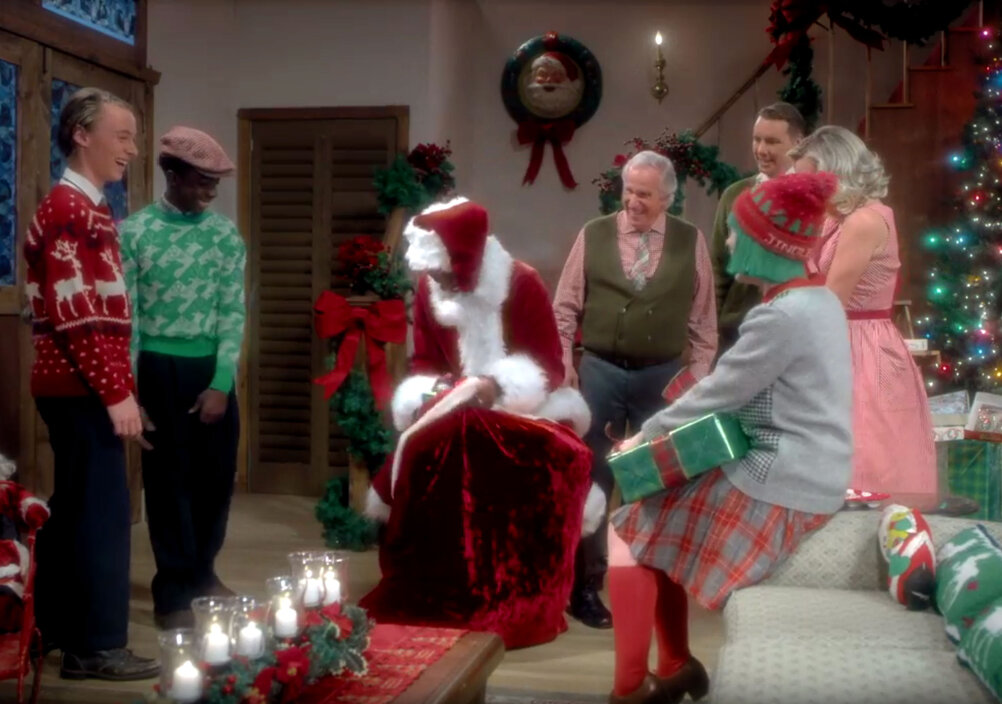 News-Titelbild - Exakt so wie im Musikvideo zu "Santa's Coming For Us" muss Weihnachten sein