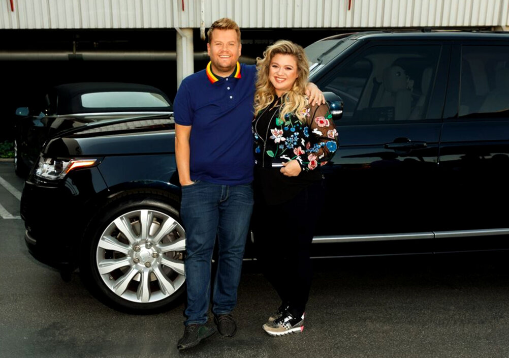 News-Titelbild - Beim Carpool Karaoke schmettert Kelly Clarkson ihre Hits – und hat ein überraschendes Date mit ihrem Ehemann