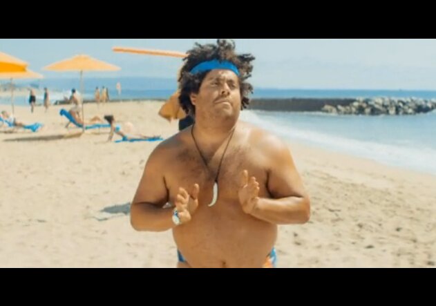 News-Titelbild - Dicker Mann bringt Glück am Strand – im Musikvideo zu "Sunlight" von The Magician
