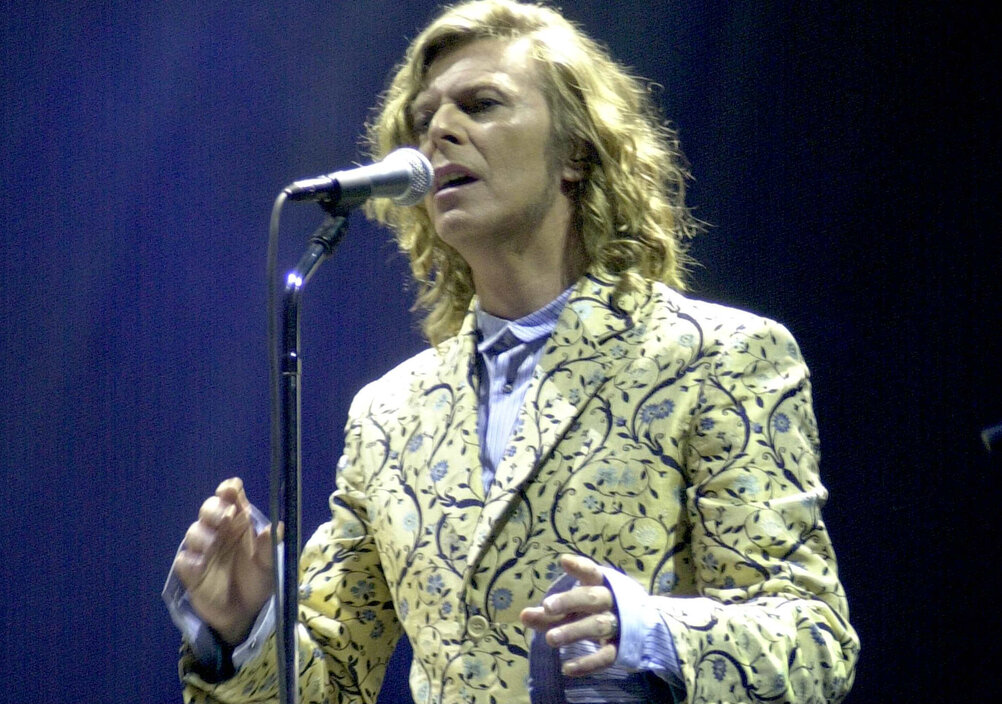 News-Titelbild - "Die beste Headliner-Show aller Zeiten": Bowies Glastonbury-Auftritt 2000 wird erstmals veröffentlicht