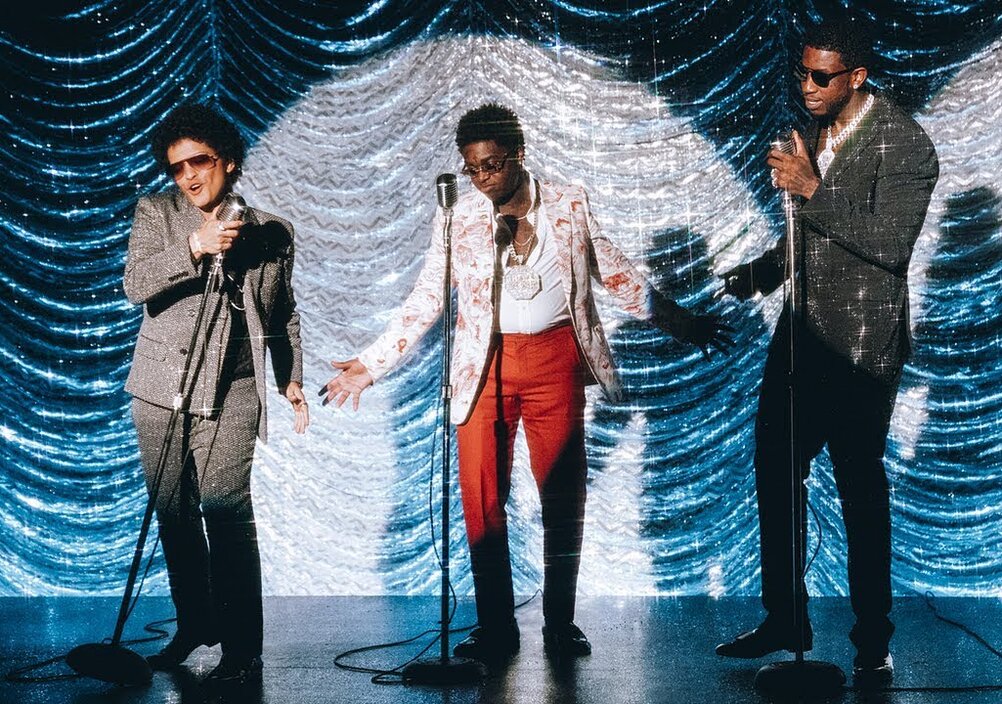 News-Titelbild - Gucci Mane, Bruno Mars & Kodak Black als glitzernde 80s-R&B-Gruppe: Seht euch das Video zu „Wake Up In the Sky“ an