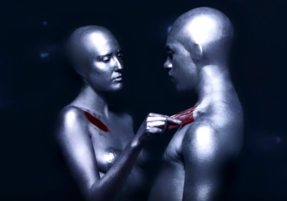 News-Titelbild - In der Liebe "Old Wounds" zu öffnen schmerzt, sieht aber im Video zu PVRIS’ Song faszinierend aus