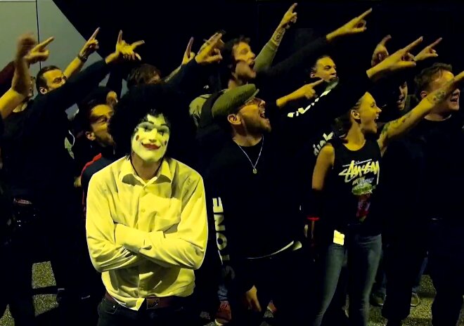 News-Titelbild - Zum heutigen Tourstart: Beatsteaks schicken in Video zu "Danger Is" einen Clown auf Reisen