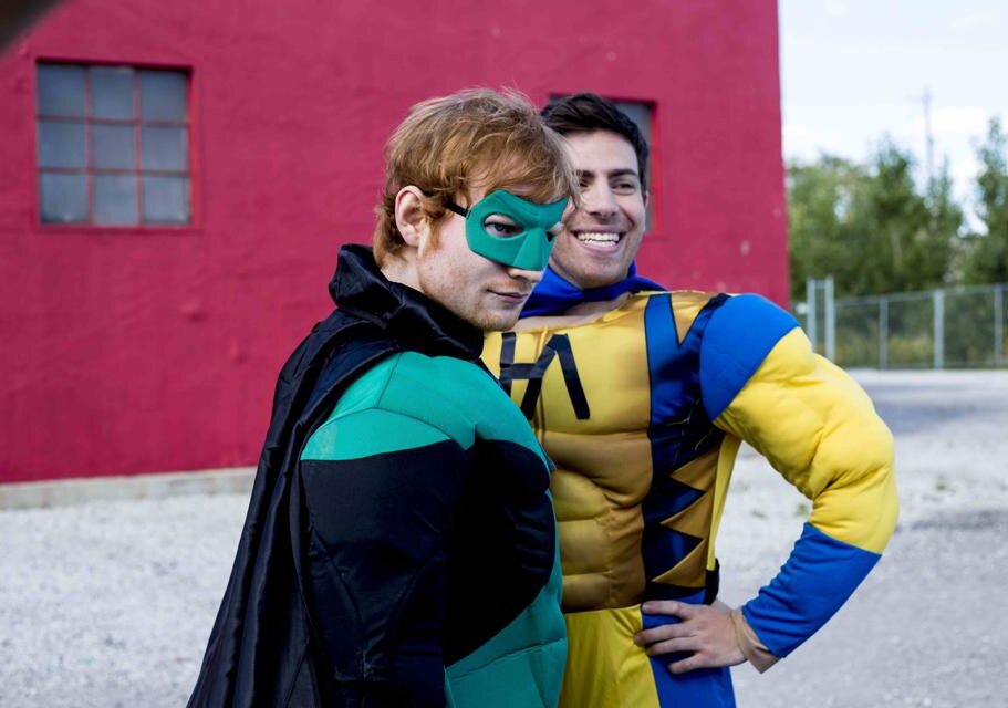 Ed Sheeran In seiner neuen Single All About It rappt Hoodie Allen mit Ed Sheeran um die Wette Warner Music Germany