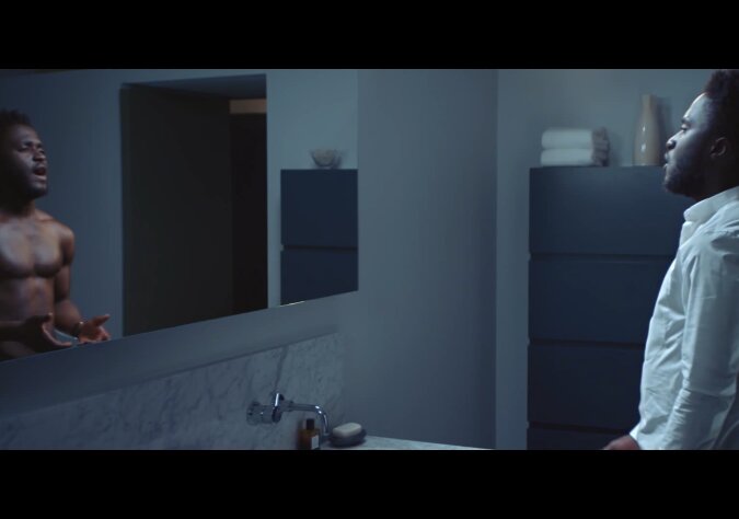 News-Titelbild - Im Video zu "Cheating On Me" entwickelt das Spiegelbild von Kwabs ein Eigenleben