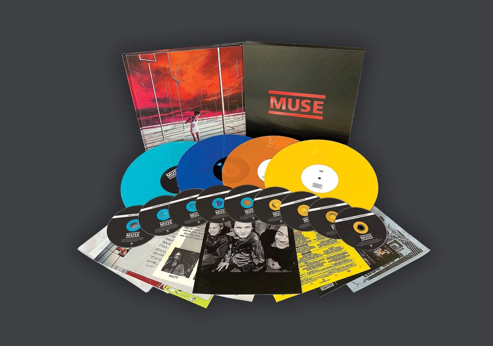 News-Titelbild - Zum 20. Geburtstag des Debütalbums "Showbiz": Muse werfen mit umfangreichem Boxset einen Blick zurück