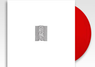 News-Titelbild - . Zum 40. Geburtstag erscheint "Unknown Pleasures" am Freitag auf rubinrotem Vinyl