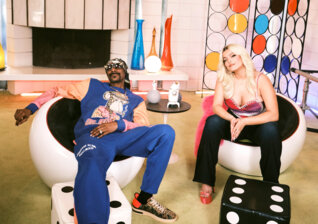 News-Titelbild - Bebe Rexha und Snoop Dogg sind higher als ein "Satellite"