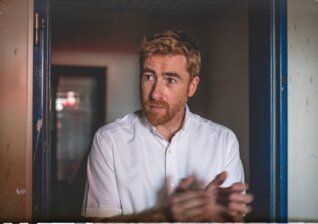 News-Titelbild - Neuer Song "Testify" und Deutschlandtour im April
