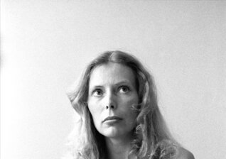 News-Titelbild - Joni Mitchell teilt bisher unveröffentlichten Song "Like Veils Said Lorraine"