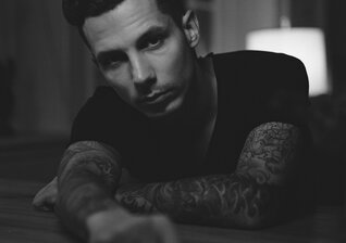 News-Titelbild - Im Oktober stellt sich die "Music City" Nashville bei uns vor, Devin Dawson ist dabei