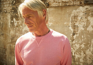 News-Titelbild - Paul Weller in Aufbruchsstimmung: Hier das Lyric Video zum neuen Song "Movin On" sehen