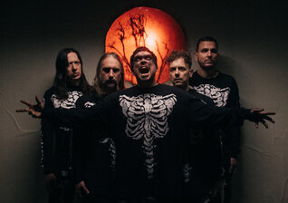 News-Titelbild - Callejon werfen eine Thrashmetal-Granate, die sich als "Sternenstaub" entpuppt