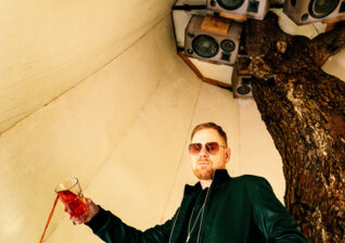 News-Titelbild - Das erste neue Album seit 15 Jahren: Peter Songs gibt uns elf "Love Songs"