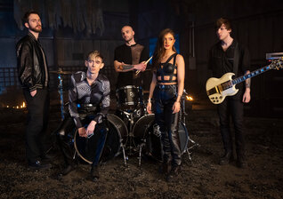 News-Titelbild - Mit ihrem neuen Song "Wildfire" liefern Against The Current den Titelsong für LEC 2022