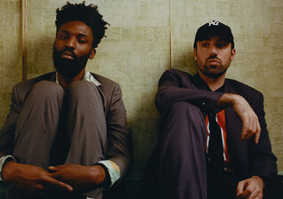 News-Titelbild - The Knocks erfüllen sich einen Traum und kollaborieren mit Weezers Rivers Cuomo