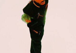 News-Titelbild - In seinem neuen Song "Payback" liefert Kojey Radical ein stolzes Manifest der Black Culture