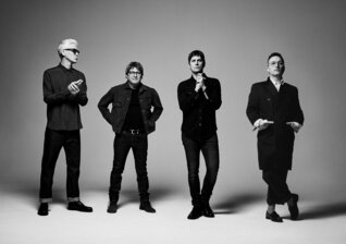 News-Titelbild - Erstes neues Album seit über 10 Jahren: Am 26. Mai kommt "Where The Light Goes"