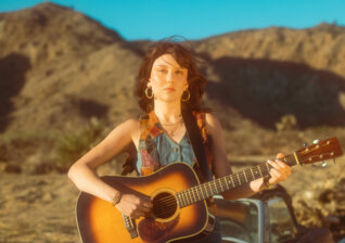 News-Titelbild - Molly Tuttle macht sich auf den Weg in die "City of Gold"