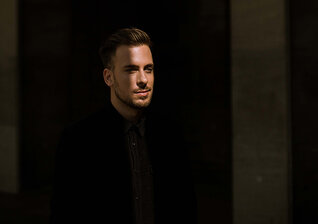 News-Titelbild - Musikvideo zur neuen Single "Guard"
