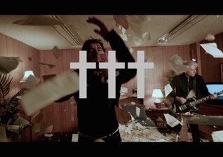 News-Titelbild - ††† (Crosses) kündigen ihre neue EP "PERMANENT.RADIANT" an und geben mit "Vivien" einen ersten Vorgeschmack