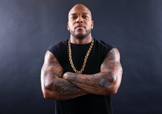 News-Titelbild - Flo Rida hat sich verliebt: Hier das Musikvideo zum neuen Song "Dancer" sehen