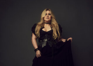 News-Titelbild - Kelly Clarkson hat ihr "favorite kind of high" gefunden