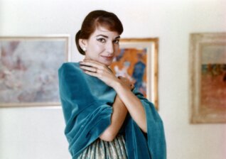 News-Titelbild - 100 Jahre Maria Callas: Mit diesen Veröffentlichungen zelebriert Warner Classics die größte Sopranistin aller Zeiten